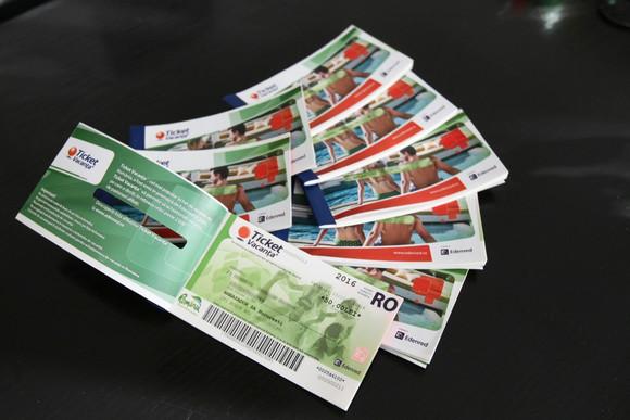 Vești proaste pentru rom&acirc;ni! E oficial: Guvernul a decis să nu acorde nici anul viitor tichete cadou şi indemnizaţii de vacanţă