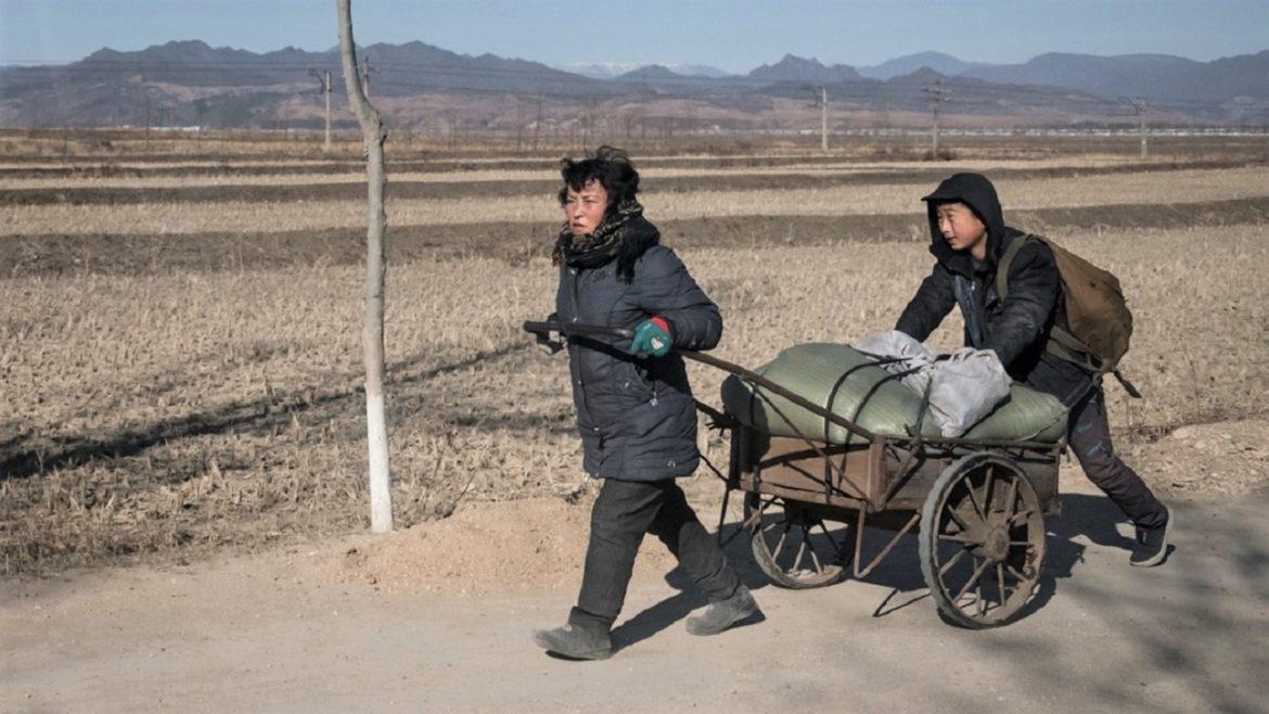 Pozele astea te vor face să pl&acirc;ngi cu lacrimi! Comunismul i-a transformat &icirc;n ultimii oameni!