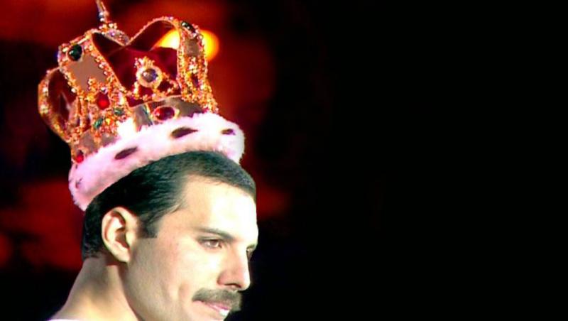 Cineva a scos muzica din piesa „We Are the Champions” a celor de la Queen și s-a făcut liniște pe planetă! Freddie Mercury, așa cum nu l-ai mai auzit până acum!