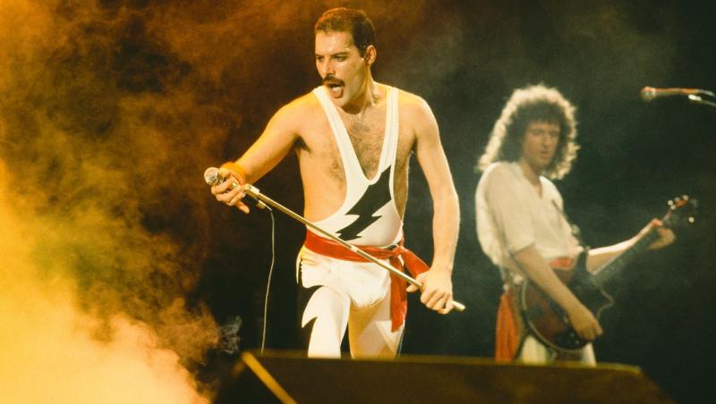 Cineva a scos muzica din piesa „We Are the Champions” a celor de la Queen și s-a făcut liniște pe planetă! Freddie Mercury, așa cum nu l-ai mai auzit până acum!