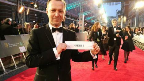 Mesajul #REZIST a ajuns și pe covorul roșu al galei premiilor BAFTA
