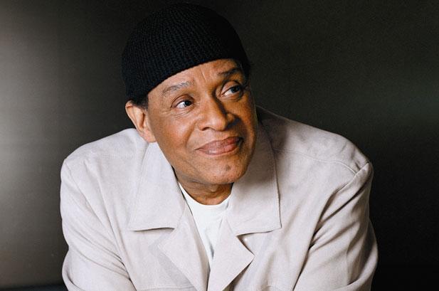 Doliu în lumea muzicii! Al Jarreau, legendarul cântăreţ american de jazz, a murit