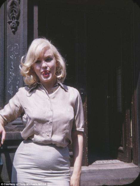 Secretul ascuns 60 de ani! AVEM FOTOGRAFIILE! În iulie 1960 Marilyn Monroe era gravidă cu marele Yves Montand, ambii fiind căsătoriți cu altcineva. Ce s-a petrecut cu copilul?