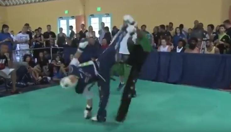 VIDEO: Și c&acirc;nd să se bată, unul deja dormea! Cea mai RAPIDĂ și DEVASTATOARE lovitură din toate timpurile