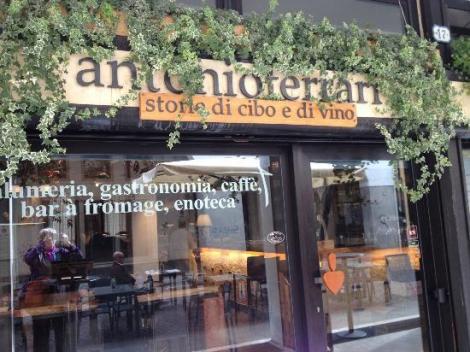 Jos PĂLĂRIA! Un restaurant din Italia face reduceri semnificative copiilor educaţi. Treaba e simplă: îţi asculţi părinţii, ai desertul gratis
