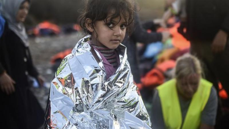 Ivanka Trump criticată dur pentru o rochie! Ce modă, ce stil?  „Seamănă cu folia termoizolantă cu care sunt acoperiți refugiații!” Cum arată!