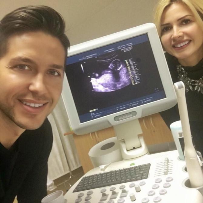 George, cel mai fericit tătic din showbiz! Cum &icirc;şi răsfaţă frumoasa soţie