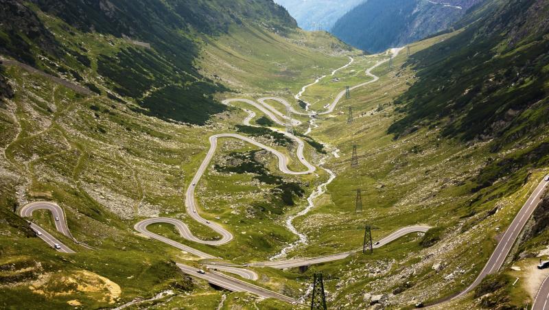 Respiră adânc şi fii pregătit de cea mai tare experienţă! Topul celor mai periculoase drumuri din lume. E şi România pe listă