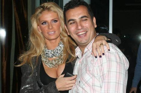 Andreea Bănică a sărit la bătaie: &bdquo;A &icirc;nceput să mă &icirc;njure de mamă și mama este moartă!&rdquo;