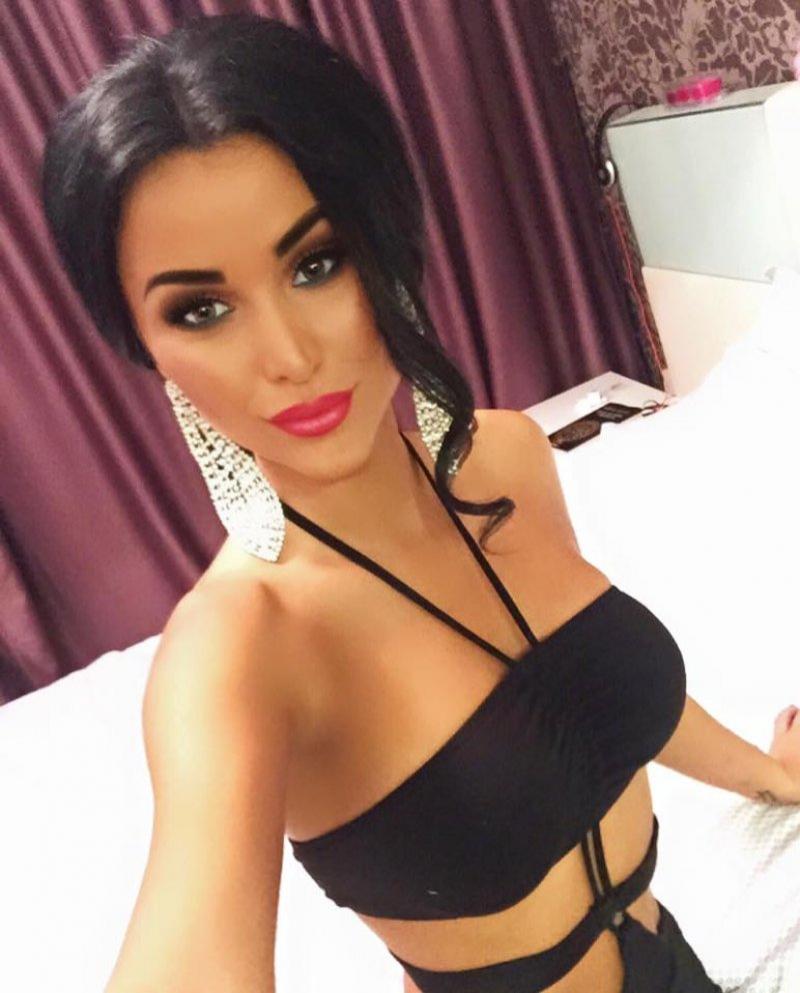 Daniela Crudu se mărită! Cine este fericitul mire care a cucerit-o pe asistenta lui Capatos?