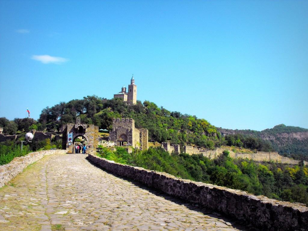 Pelerinaj &icirc;n Veliko Tarnovo &ndash; orașul țarilor!