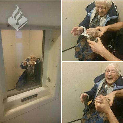 La 99 de ani, o bunicuță și-a îndeplinit visul!  A fost încătuşată de poliție: "Nu eşti cineva, până când nu ajungi la închisoare"