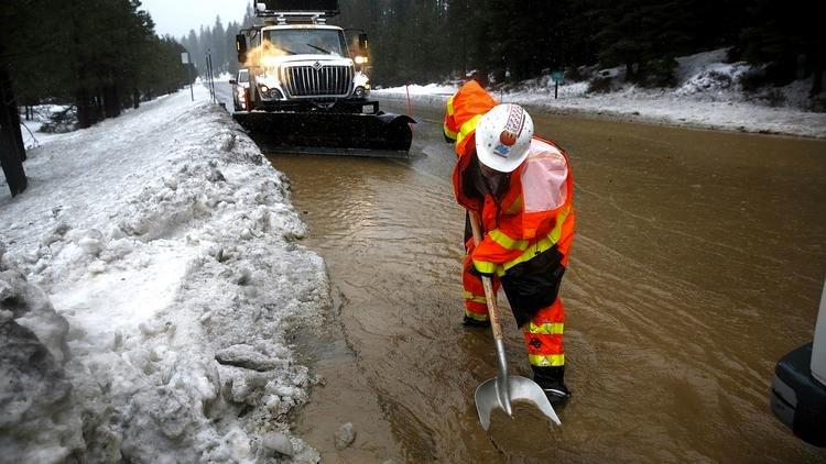 ANM: Vin ploile &icirc;n toată țara! Nu vă uitați umbrelele acasă!