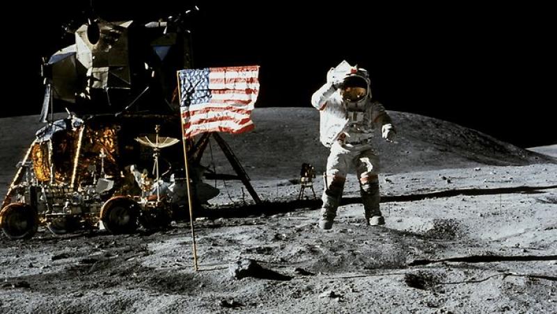 Au trecut 46 de ani de când Apollo 14 a ajuns pe LUNĂ!! Vă amintiți cum Shepard, comandantul,  a jucat prima dată GOLF?
