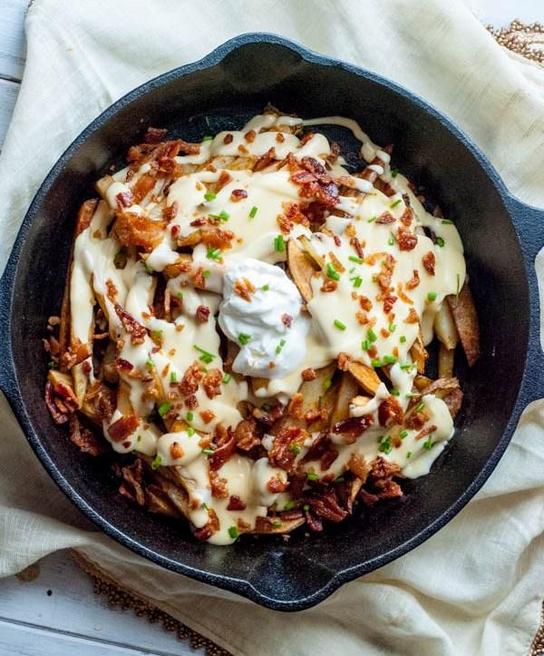 Cartofi prăjiți studențești, deliciul pe care-l măn&acirc;nci și nu te mai oprești! E gata imediat și efectul e garantat!