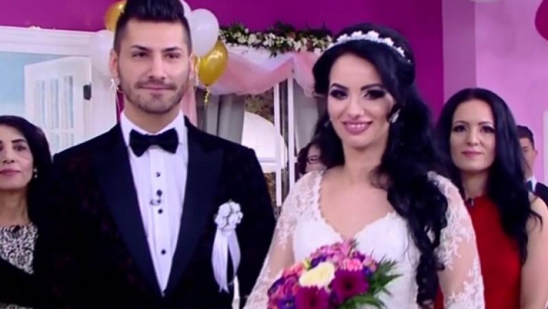 Mihai și Mihaela au ieșit mirii sezonului și s-au căsătorit din iubire. Însă fanii nu văd bine apropierea fostului concurent de cumnata lui: 