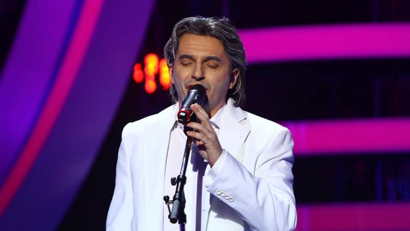 Bella serata, bellissima canzone! Andrea Bocelli a sosit la București pe nepusă masa și a cântat la „Te cunosc de undeva”
