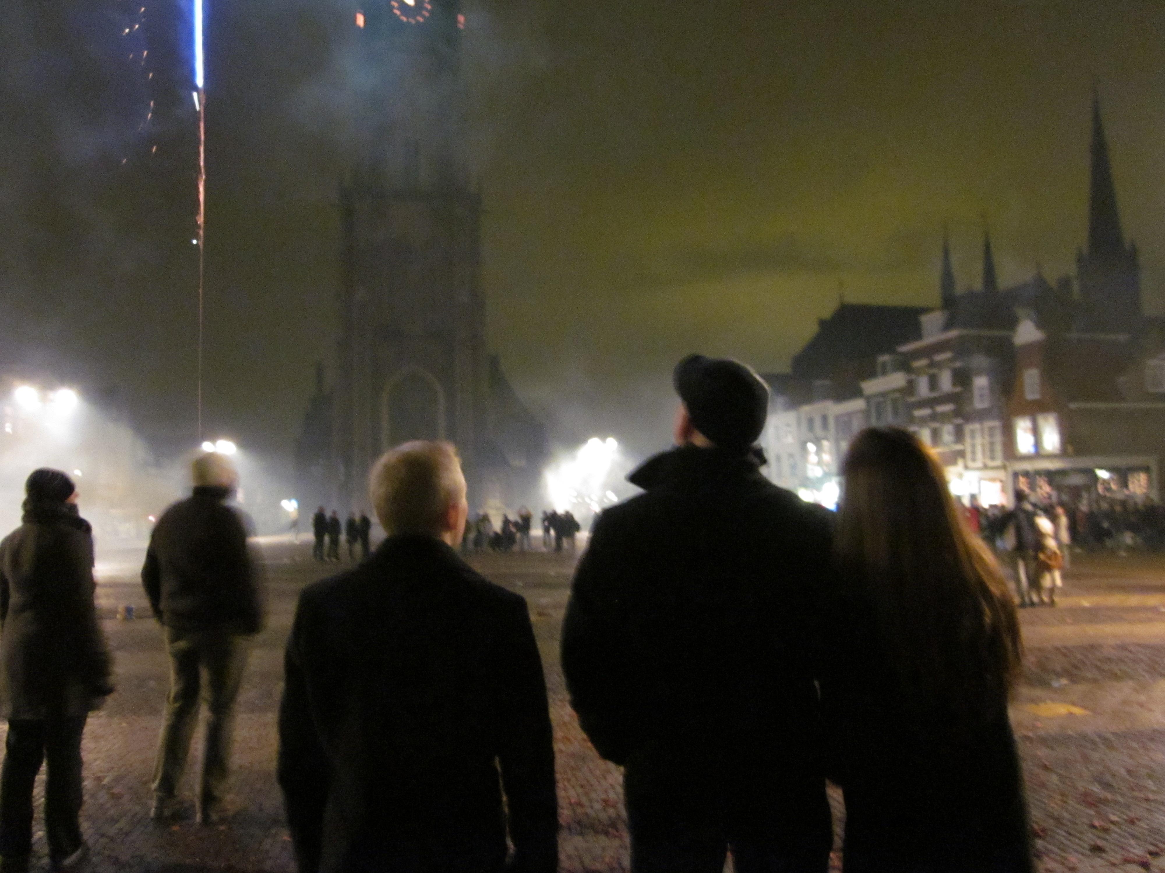 Apariție bizară pe cer! Un obiect straniu a băgat panica printre locuitorii unui oraș