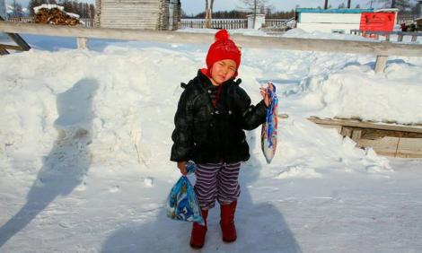 Scufiţa Rosie există? Povestea fetiţei de doar 4 ani din Siberia care a mers opt kilometri printr-o pădure cu lupi pentru a-şi salva bunicuţa