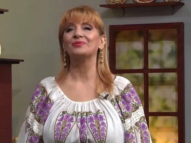Ileana Ciuculete, &icirc;mbrăcată &icirc;n ia cu flori mov! Motivul pentru care Cornel Galeş a ales această bluză