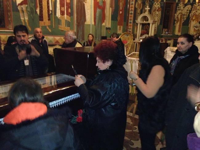 Oana Roman, printre puținele persoane care au mai văzut-o &icirc;n viață pe Ileana Ciuculete. Cum a reacționat vedeta c&acirc;nd a văzut că i se fac poze Ilenei &icirc;n sicriu