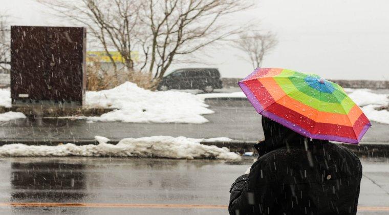 Meteorologii au extins avertizarea! Cod galben de v&acirc;nt şi ninsori viscolite la munte, &icirc;n 22 de judeţe, p&acirc;nă duminică seara