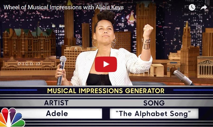 Până și Adele ar fi invidioasă! Alicia Keys a făcut show la Jimmy Fallon. Cum le-a imitat artista pe cele mai țări cântărețe