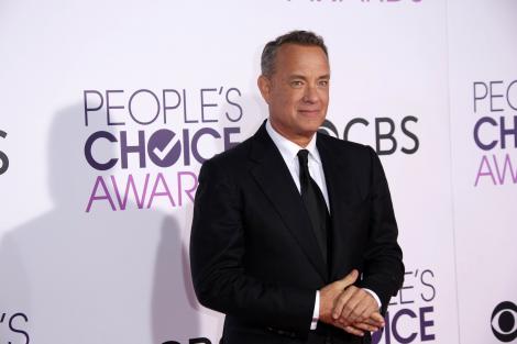 Cum îi "mituiește" Tom Hanks pe jurnaliștii de la Casa Albă. Este a treia oară când actorul face un astfel de gest: "Continuați să luptați"