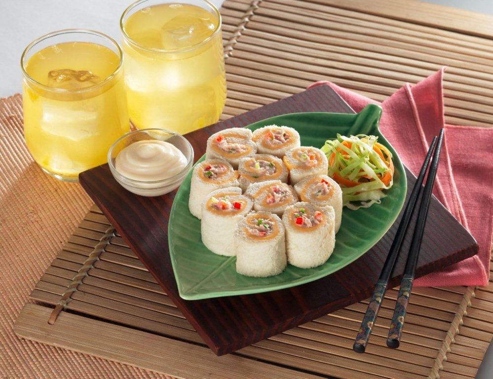 Rulouri cu ton, rețeta ideală pentru o masă rapidă și extrem de gustoasă!