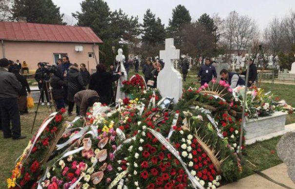 Momente DRAMATICE, la nici 24 de ore de la &icirc;nmorm&acirc;ntarea Ilenei Ciuculete! Trecătorii au izbucnit &icirc;n lacrimi!