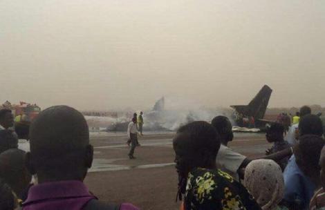 UPDATE: Bilanţul accidentului a fost revizuit la 14 răniţi / Peste 44 de oameni au murit, după ce un avion de pasageri s-a prăbuşit în Sudanul de Sud