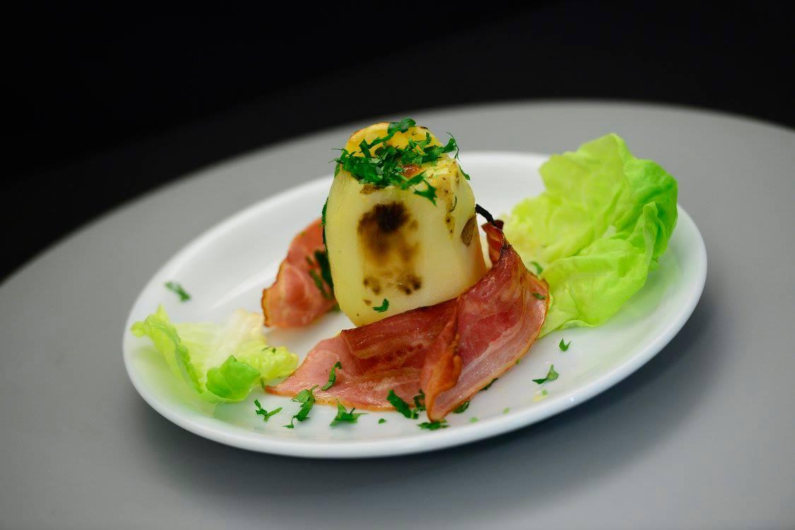 Cartofi umpluți cu ciuperci