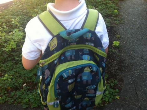 Băiatul a întârziat la școală și părintele a trebuit să găsească o soluție rapidă! Tăticul acesta clar a văzut prea multe filme!