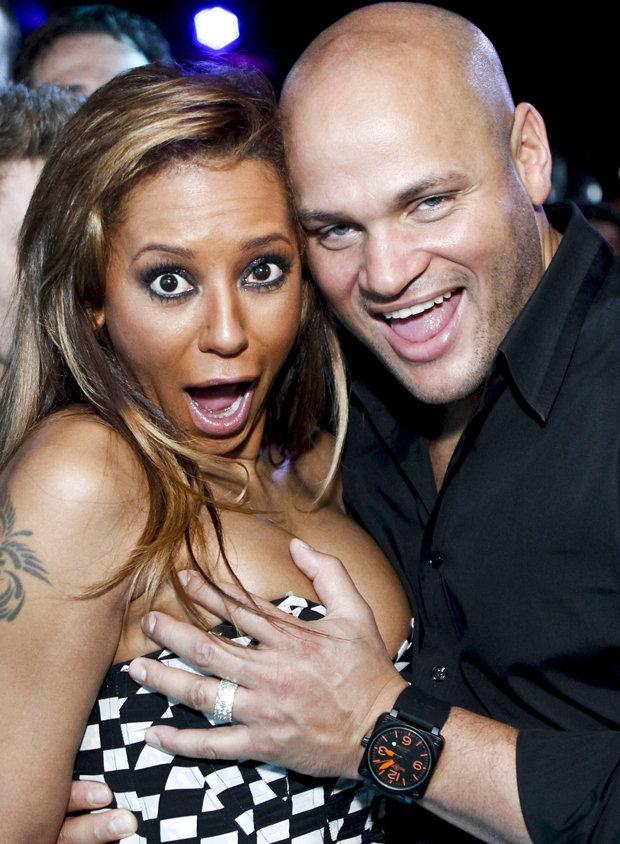 Adio, visul frumos s-a terminat! C&acirc;ntăreaţa Mel B, membră a fostului grup Spice Girls, a depus actele de divorţ