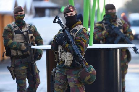 Stare de alertă teroristă în Belgia, după ce un bărbat a intrat cu viteză în trecători. Suspectul este cetățean francez