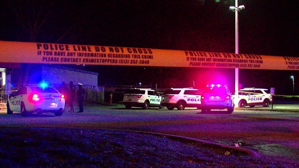 Un atacator a deschis focul &icirc;ntr-un club din Statele Unite ale Americii! Bilanț inițial: cel puţin un mort şi 13 răniţi