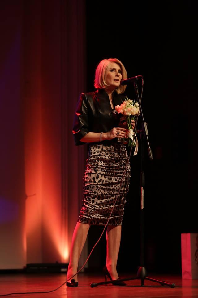 Gala premiilor revistei „Avantaje”. Alessandra Stoicescu este Femeia Anului 2016!