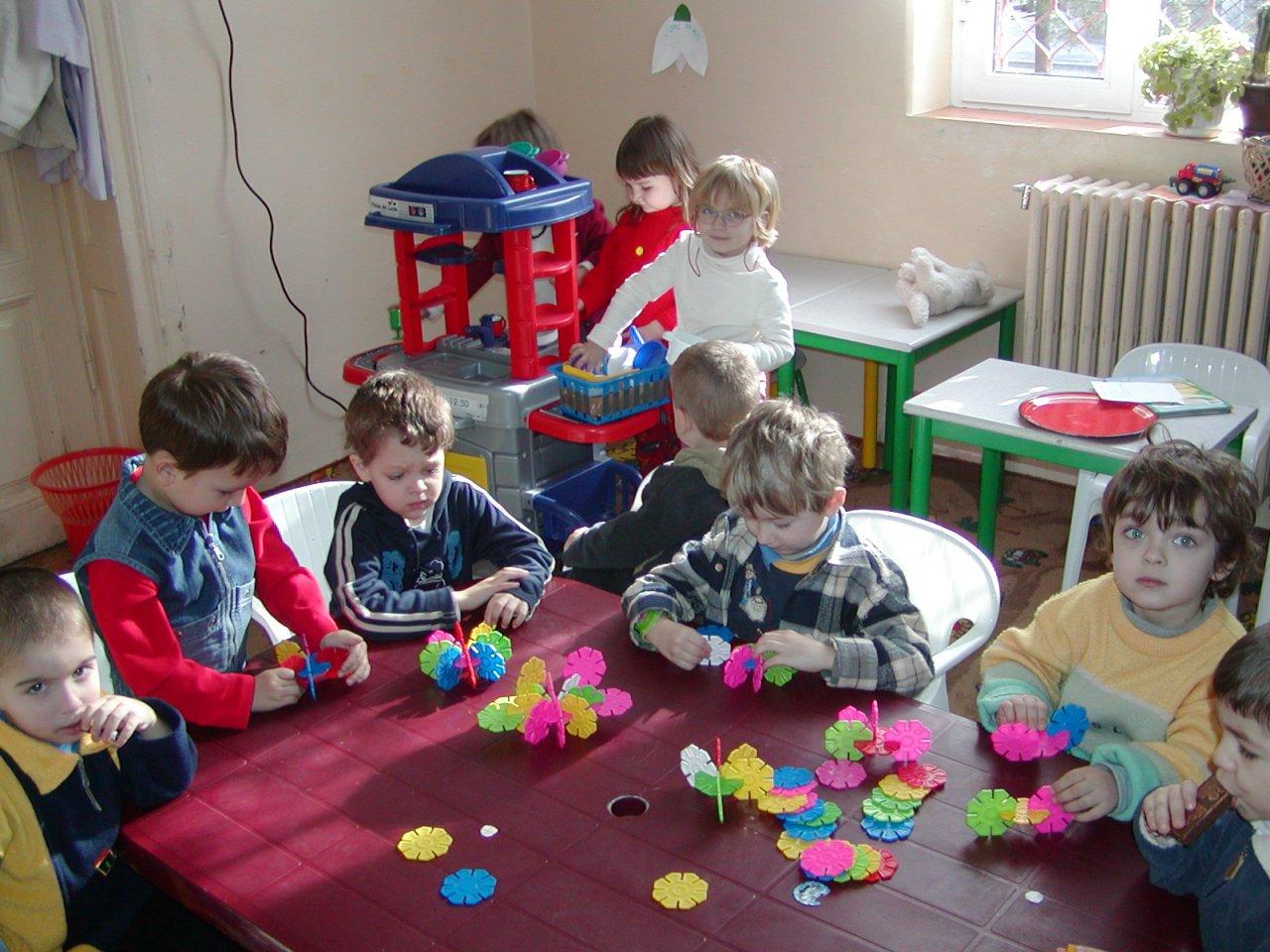 Veste extraordinară pentru părinţi! Tichetele sociale de grădiniţă vor putea fi primite de TOŢI copiii