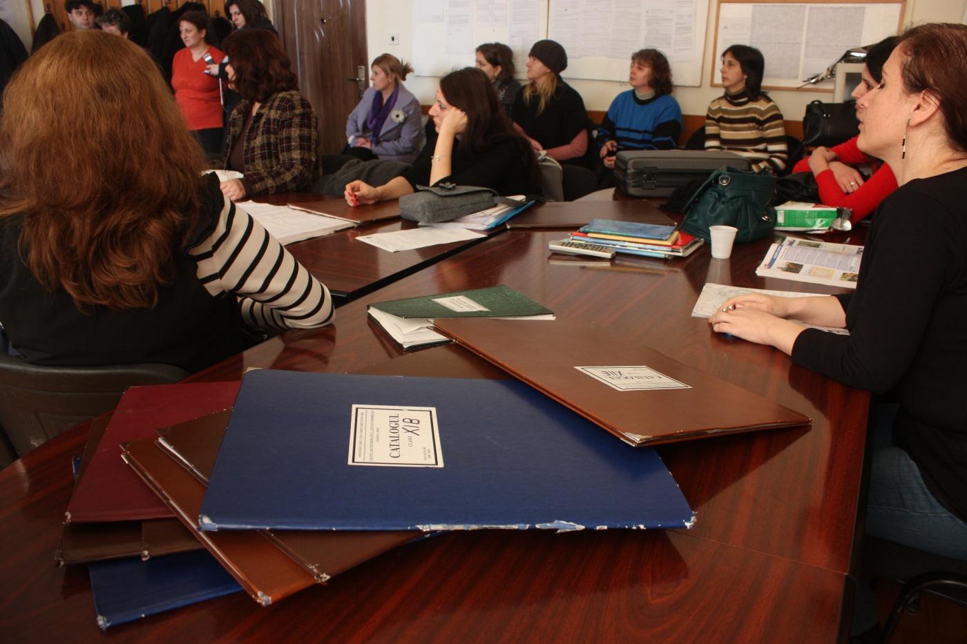 Veste EXCELENTĂ pentru profesorii din Rom&acirc;nia! Vor munci mai PUŢIN, dar &icirc;şi vor păstra SALARIILE din prezent