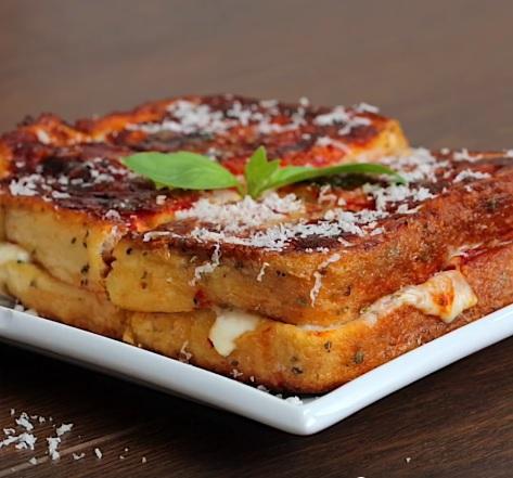 Pizza pentru leneși! Rețeta preferată e gata &icirc;ndată, cu doar c&acirc;teva ingrediente!