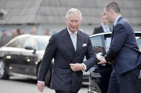 "Ce ar spune Camilla? Charles o întâmpină pe prinţesa Margareta, cu un sărut tandru pe mână”. Cum este văzută vizita prințului în România, în presa de peste hotare