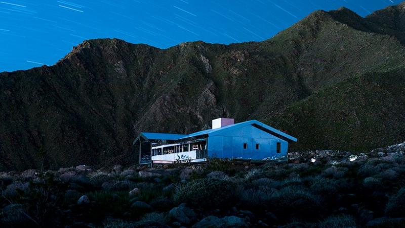 “Casa Miraj”  sau ”Casa Oglinzilor” din mijlocul deșertului: pe toți pereții ei se reflectă natura și cerul. GALERIE FOTO