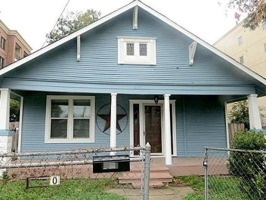 Au cumpărat o casă cu 400.000 de dolari şi acum o v&acirc;nd cu o zecime din sumă! Totul a &icirc;nceput c&acirc;nd au aflat ce era ascuns &icirc;n peretele din bucătărie