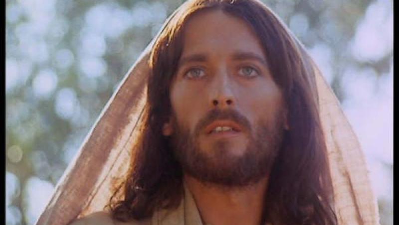 Cum arată actorul din „Iisus din Nazareth”! Robert Powell a ajuns la 73 de ani și este de nerecunoscut!