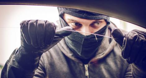 Protejează-ți mașina de hoți prin 5 pași simpli!