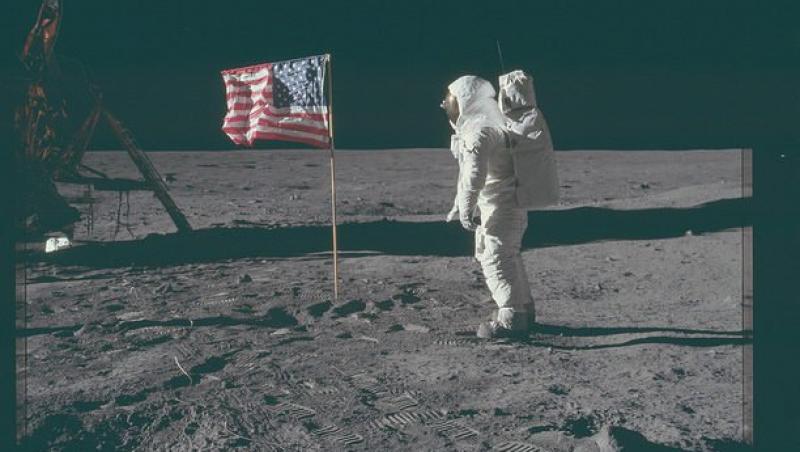 Galerie FOTO! NASA a scos la iveală 10.000 de poze de la primii pași pe LUNĂ!