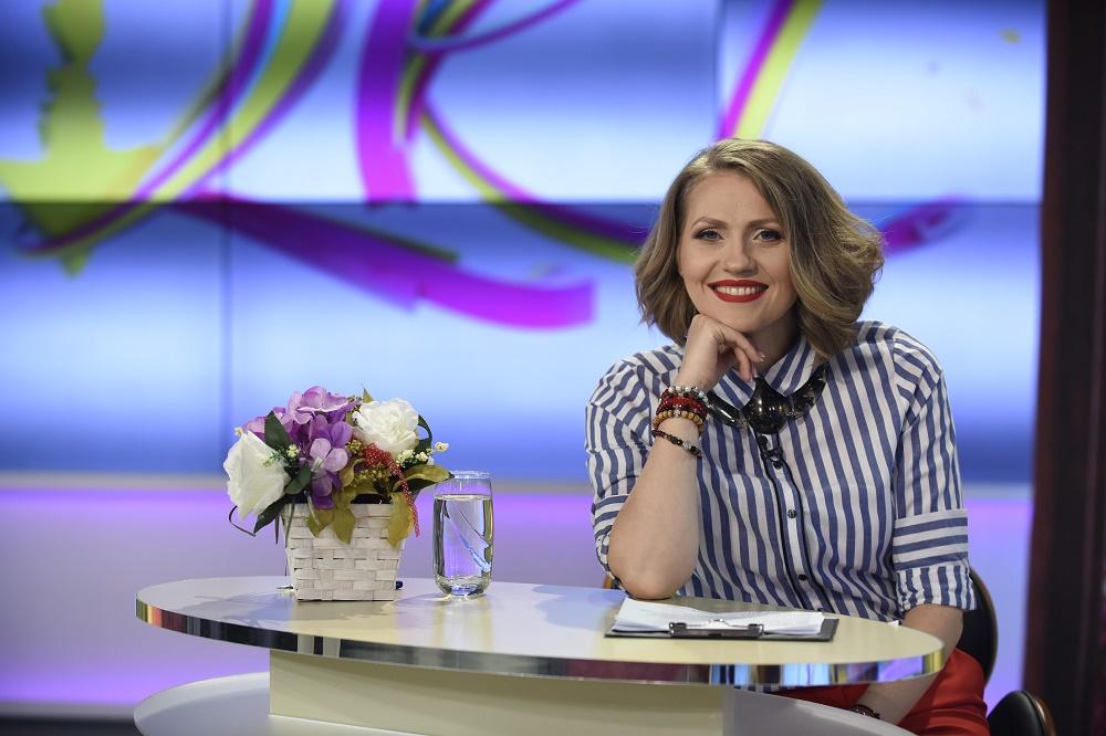 Și-a ales prin SMS produsul dorit și a avut succes! C&acirc;știgătoarea concursului 2k1/AloShop, din săptăm&acirc;na 03-09 aprilie