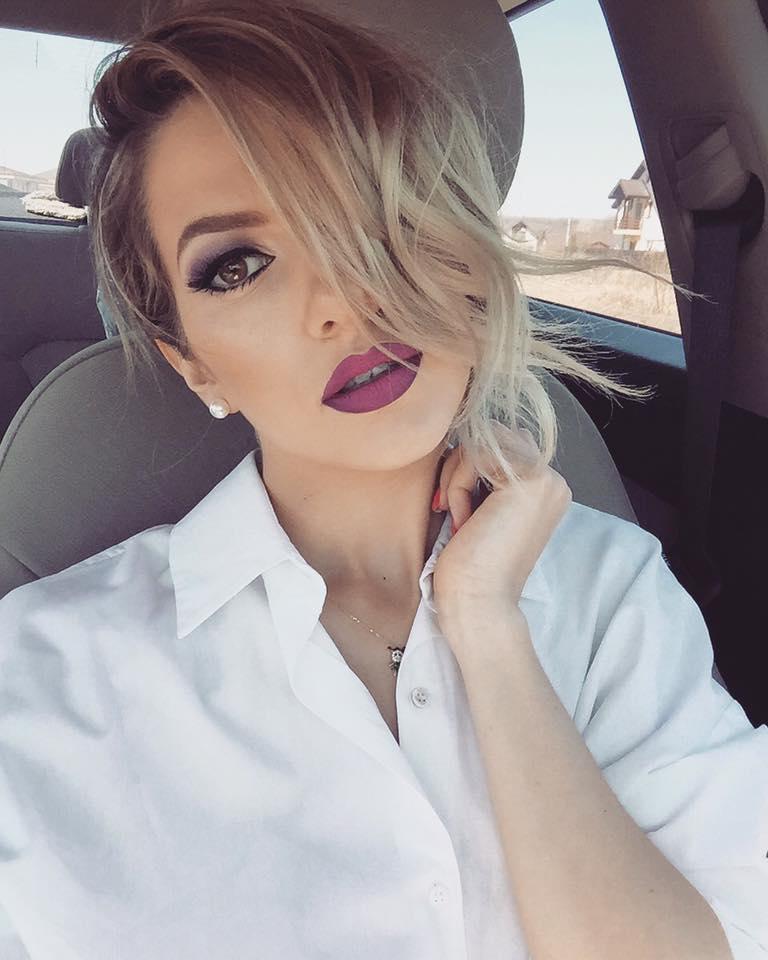 Lidia Buble, karaoke &icirc;n mașină. Artista are talent cu carul! Cum sună piesa "Pe aripi de v&acirc;nt", interpretată special pentru bublișorii ei.  P&acirc;nă și Delia ar fi invidioasă!