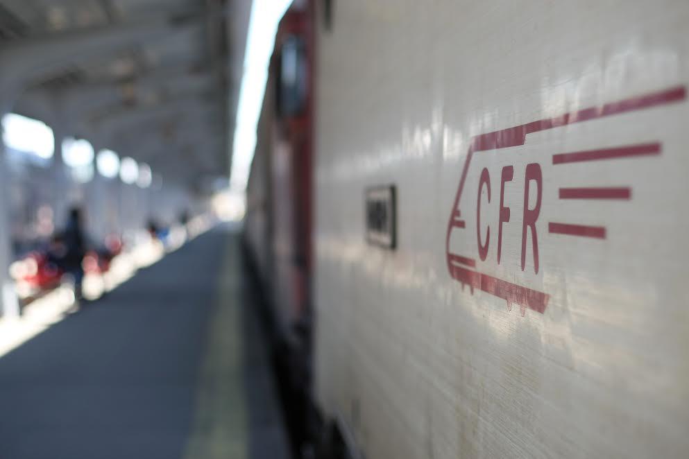 Biletele de tren cu reducere, eliberate condiționat. Ce trebuie să aibă elevii trecut &icirc;n carnet