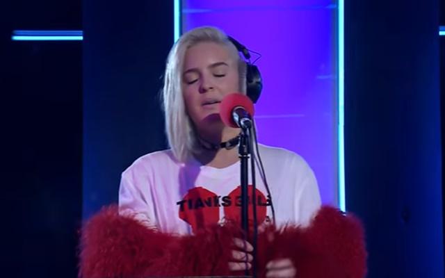 Anne-Marie aduce muzica anilor '90 în prezent! Ascultă şi tu cea mai tare variantă pentru piesa "Say You'll Be There" a celor de la Spice Girls!